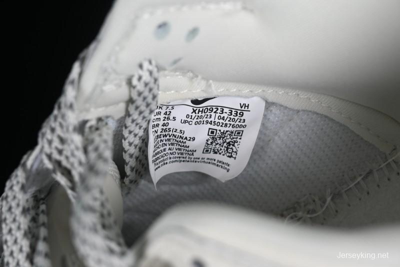 Supreme x Nike SB Dunk Low Anniversary Edition - XH0923-339