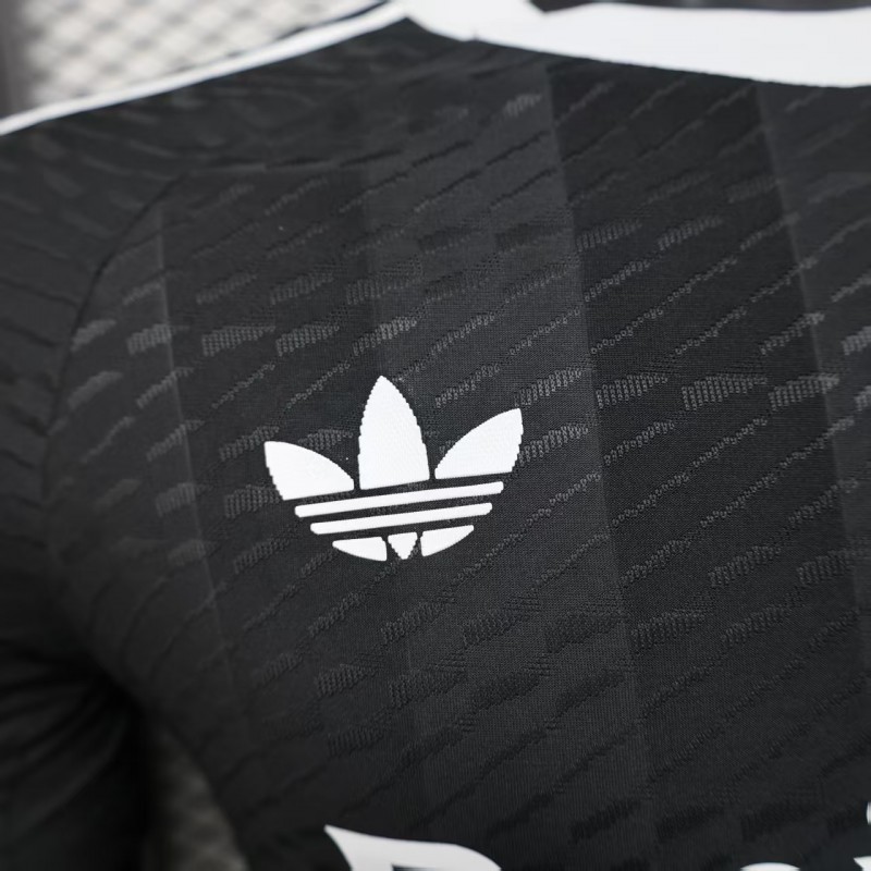 Player Version 25/26 Real Madrid Black Goalkeeper Jersey