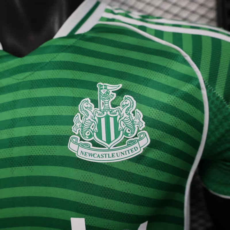 Player Version 25/26 Newcastle United Away Green Jersey