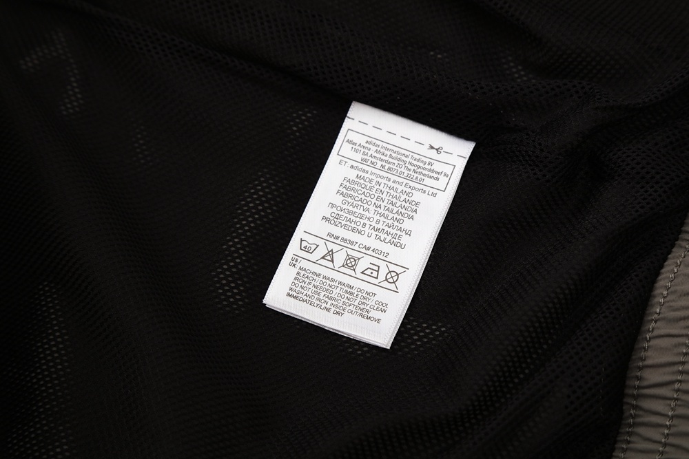 25/26 Real Madrid Grey S-3XL Half Zipper Jacket+Long Pants