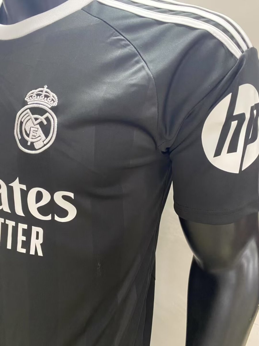 25/26 Real Madrid Black Goalkeeper Jersey