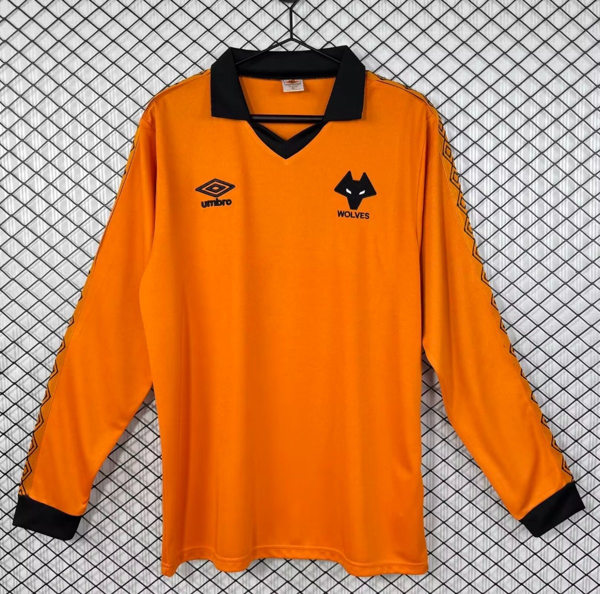 Retro 80/81 Wolverhampton Wanderers Home Long Sleeve Jersey